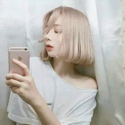 剧场前海报